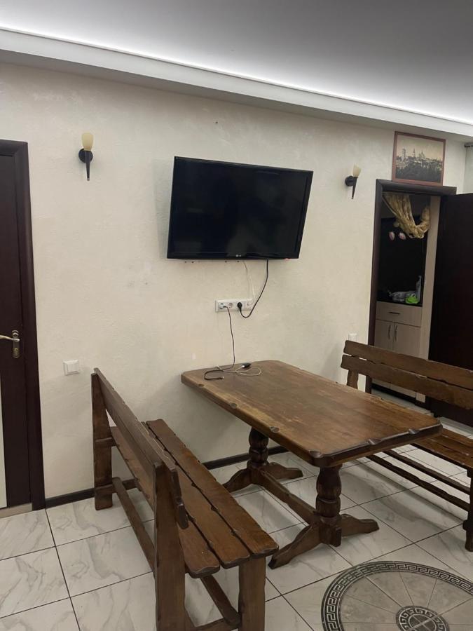 Vip "Hostel Ok Hotel" Kiev Eksteriør billede